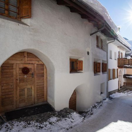 Chasa Curasch Lägenhet Scuol Exteriör bild
