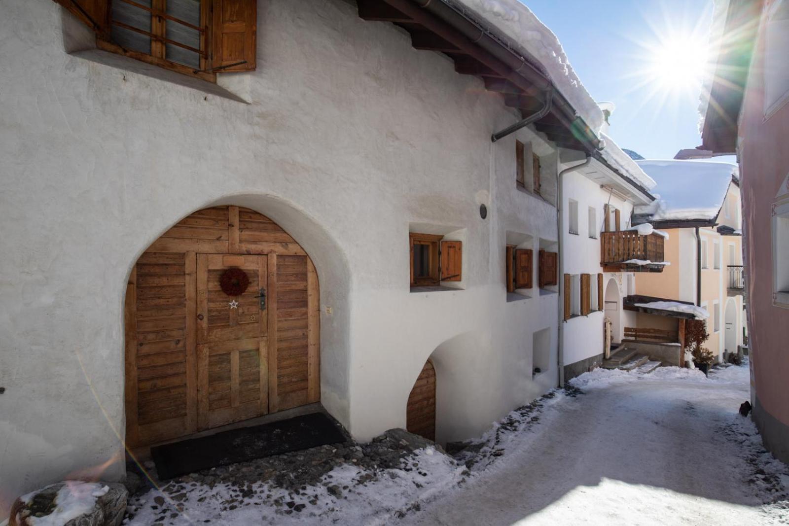 Chasa Curasch Lägenhet Scuol Exteriör bild