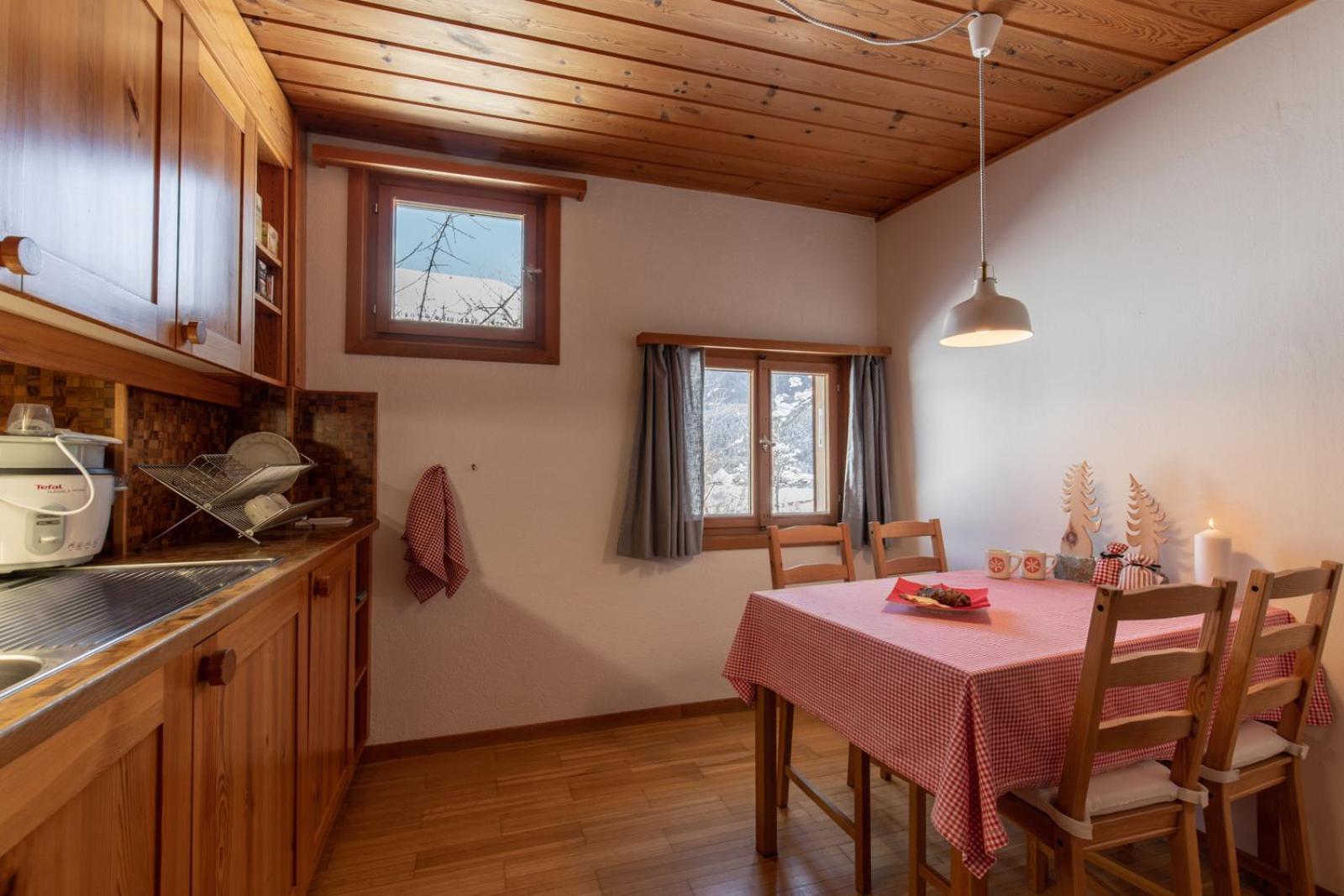 Chasa Curasch Lägenhet Scuol Exteriör bild