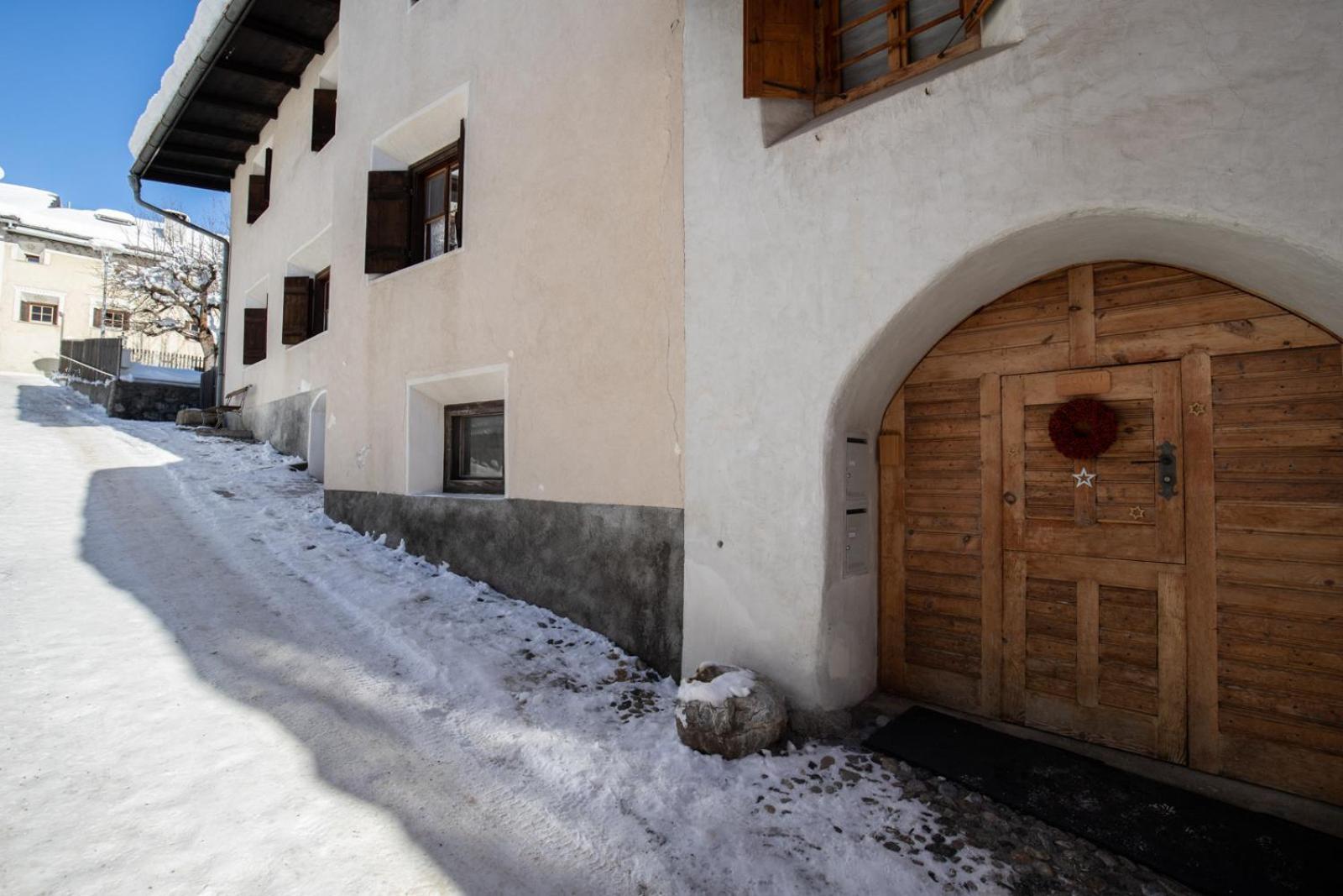 Chasa Curasch Lägenhet Scuol Exteriör bild